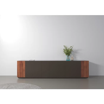 Sfeerfoto Lage dressoir Capri Riva 1050 matte lak zwart noten hout Coesel