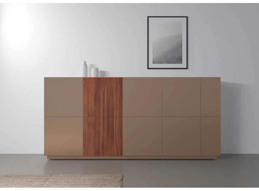 Sfeerfoto Barkast Capri Riva 840 matte lak sahara noten hout Coesel