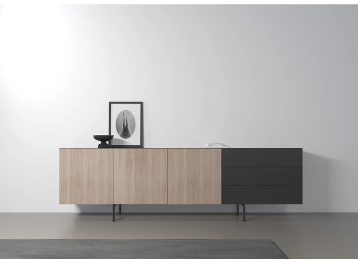 Sfeerfoto Dressoir Capri Riva 740 matte lak zwart eik hout Coesel