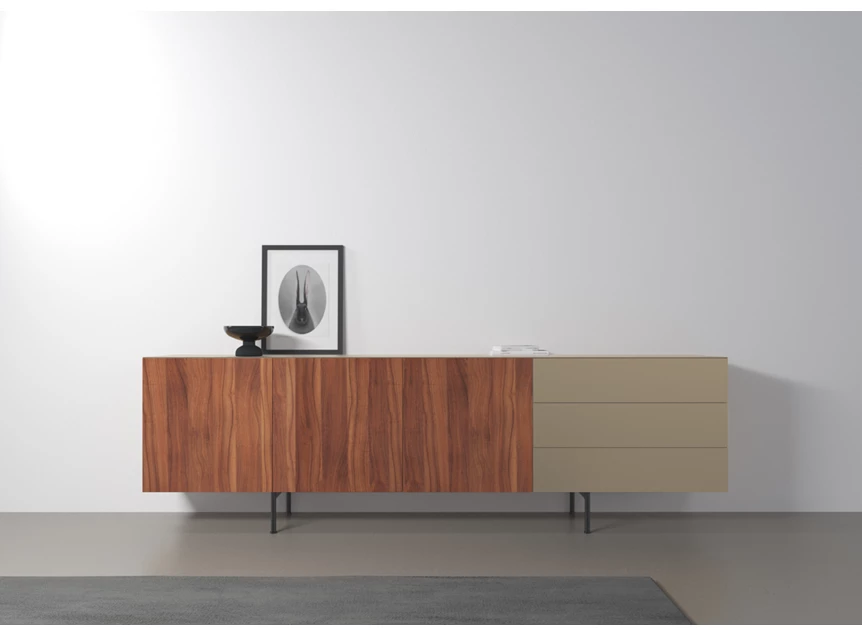 Sfeerfoto Dressoir Capri Riva 740 matte lak olijf noten hout Coesel