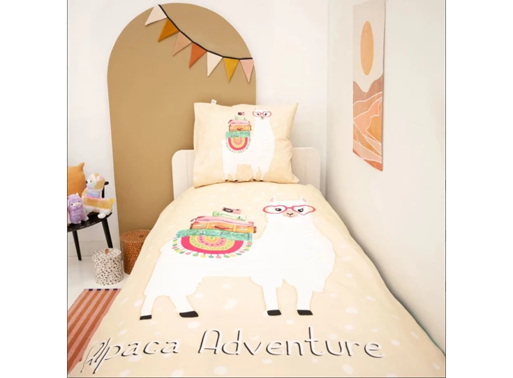 Alpaca adventure- zand- 140*220- sfeerbeeld