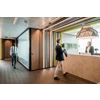 Sfeerfoto office Hanglamp Apollo aluminium wit Dark At Night