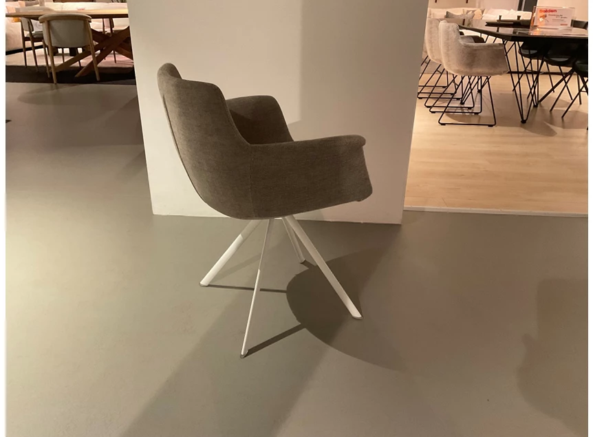 Zijkant Armstoel Chagall Spining Easy Care Truffle Joli