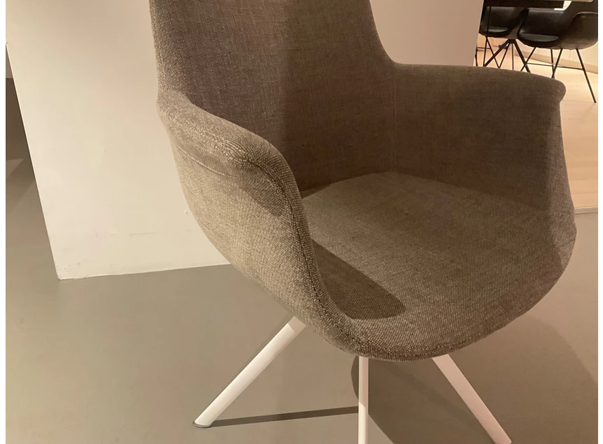 Detail Armstoel Chagall Spining Easy Care Truffle Joli