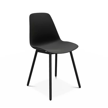 Claudio stoel zwart zwart schuin voorkant.jpg