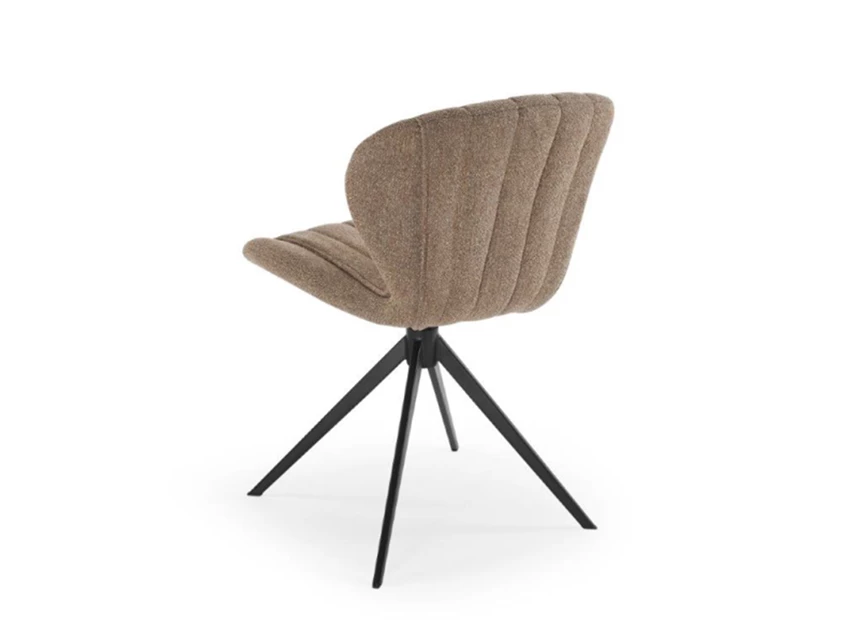 Butterfly stoel caramel schuin achterkant.jpg