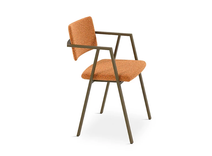 Stoel Bormio zijkant.jpg