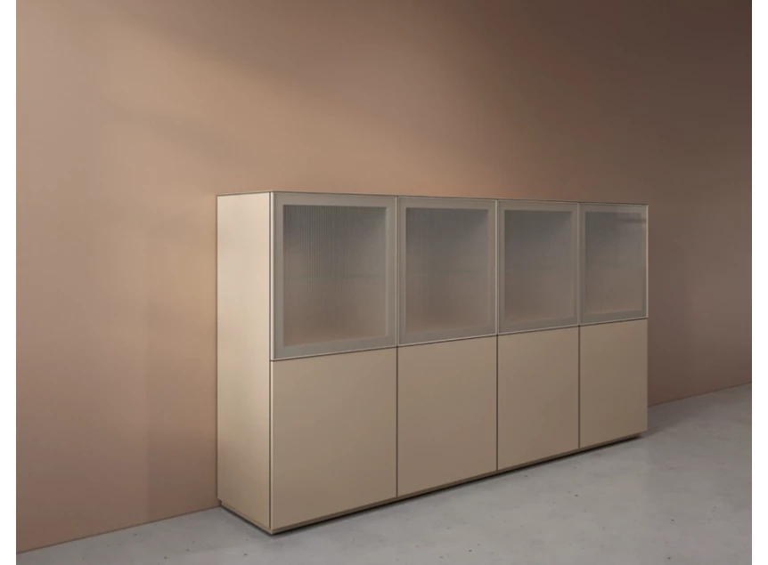 Zijkant Vitrinekast Cobra Select opstelling 980-GL4 matte lak zand Coesel