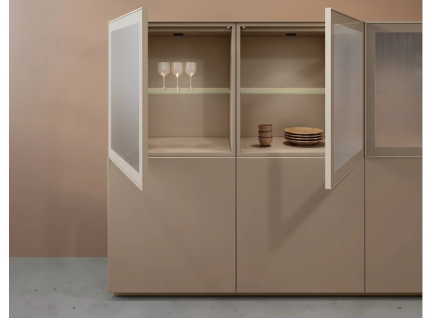 Binnenkant Vitrinekast Cobra Select opstelling 980-GL4 matte lak zand Coesel