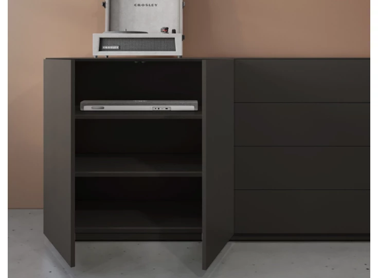Binnenkant Dressoir Cobra Select opstelling 809 matte lak zwart Coesel