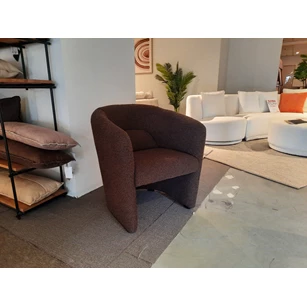 Fauteuil Clip toonzaalmoddel schuin.jpg