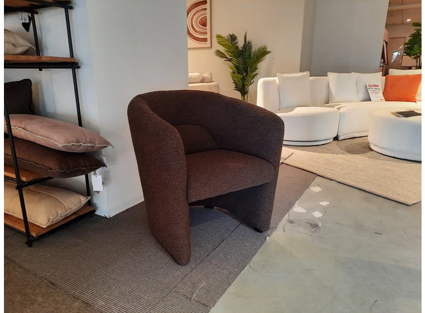 Fauteuil Clip toonzaalmoddel schuin.jpg