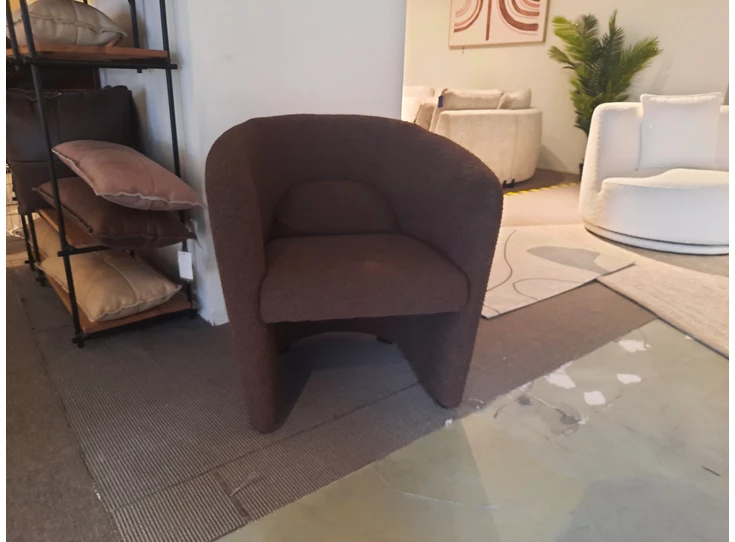 Fauteuil Clip toonzaalmoddel voorkant.jpg