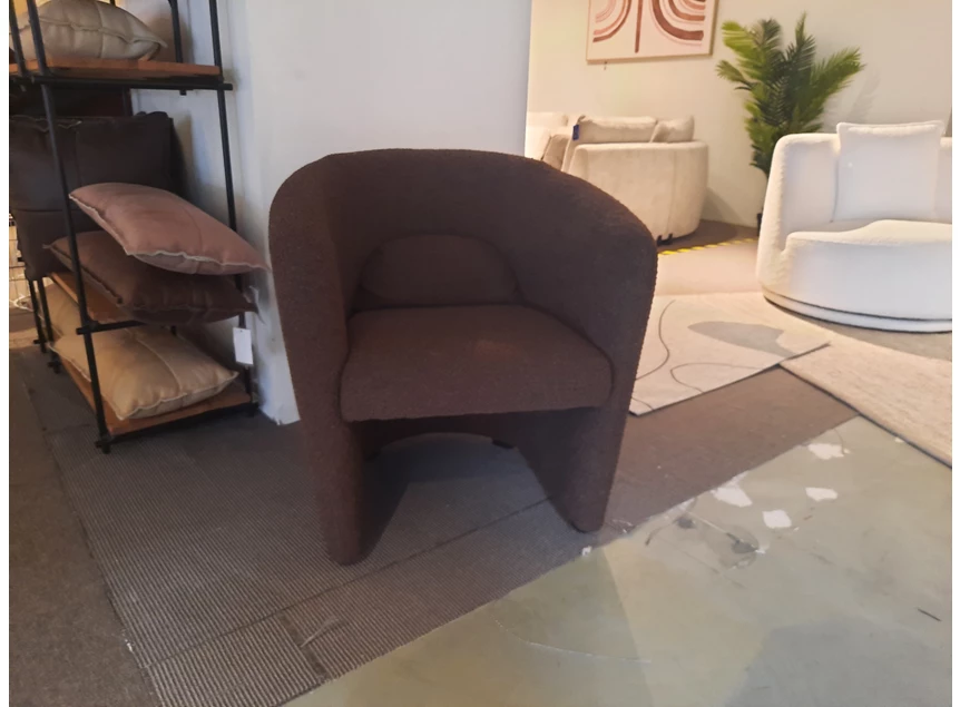 Fauteuil Clip toonzaalmoddel voorkant.jpg