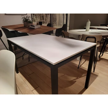 Tafel Vicenza toonzaalmoddel.jpg
