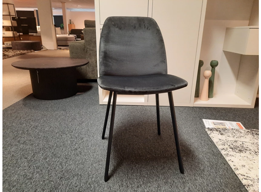 toonzaalmoddel stoel Olivia.jpg