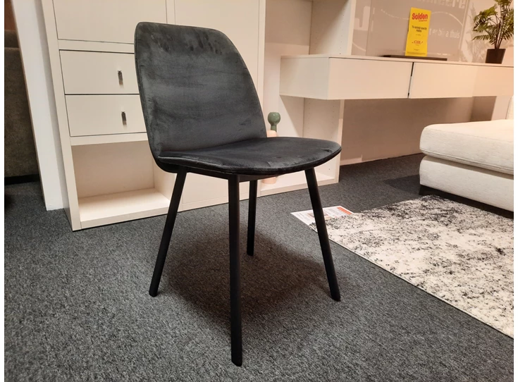 Stoel Olivia toonzaalmoddel.jpg