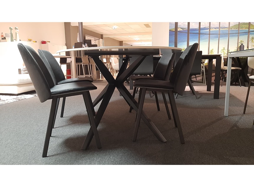 Toonzaalmodel Ovale eettafel spinnepoot