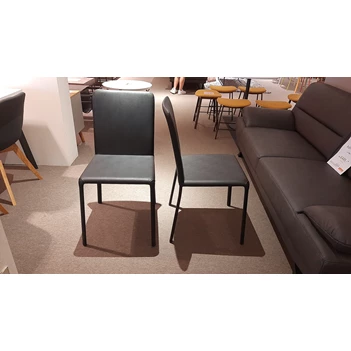 Toonzaalmodel stoel Grinta x2