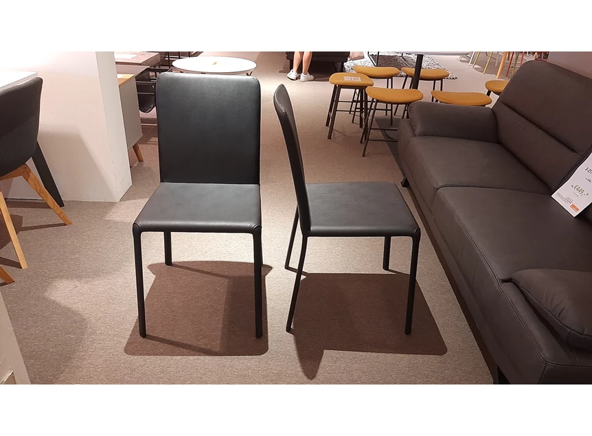 Toonzaalmodel stoel Grinta x2