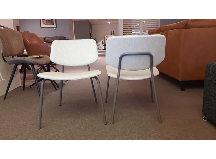 Toonzaalmodel stoel Lago-Esych achterkant