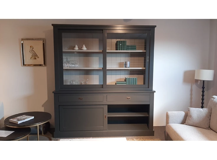 Cabinet boxx laatste stuk met schuideuren van glas met lades en gesloten schuifdeuren voorkant