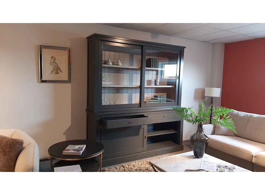 Cabinet boxx laatste stuk met schuideuren van glas met lades en gesloten schuifdeuren open