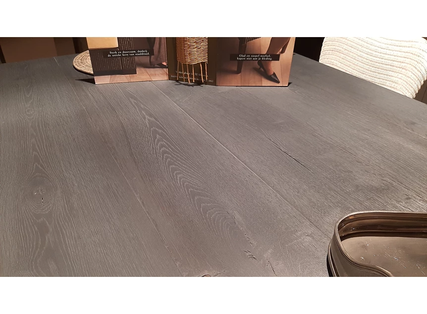 Toonzaalmodel eettafel Normandy Close-up tafelblad