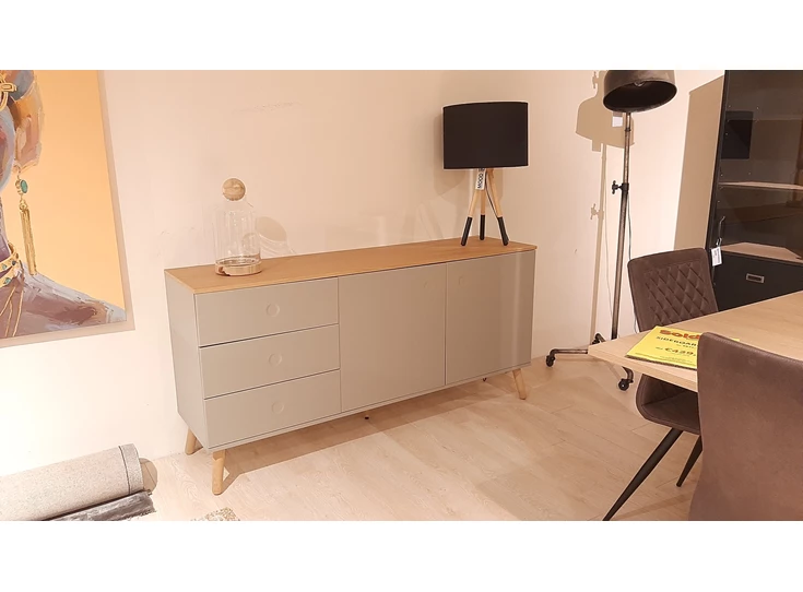 Toonzaalmodel sideboard Dot