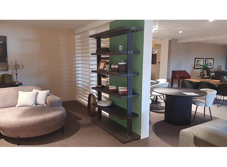 Toonzaalmodel wandrek Embrace Pascale Naessens