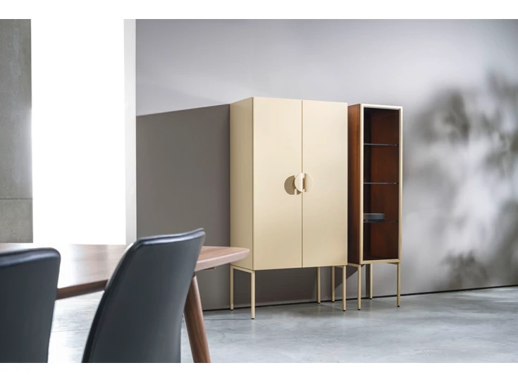 Barkast met vitrine Cubo opstelling 209 combi matte lak en hout Sudbrock