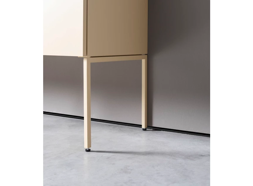 Poot Barkast met vitrine Cubo opstelling 209 combi matte lak en hout Sudbrock