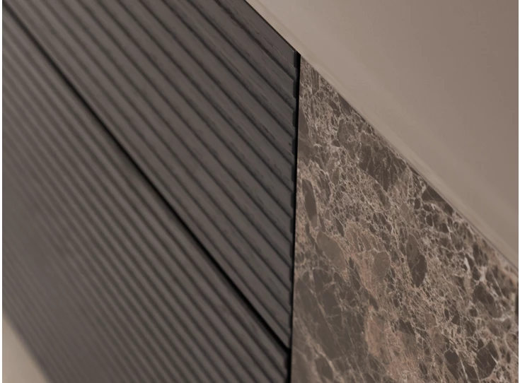 Detail Dressoir Cubo hangend opstelling 216 combi matte lak glas en keramiek Sudbrock