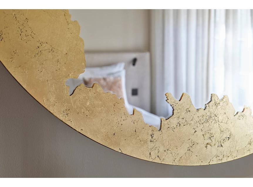 Detail Spiegel Ornato Round L 2909.311 rond goud Deknudt Mirrors