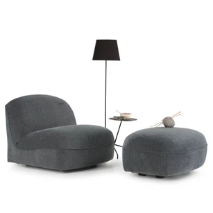 Bijzetzetel met poef Lala Moome by Indera  schuin voor.jpg