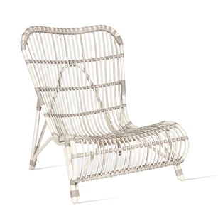 Lucy Lounge Chair schuin voor.jpg