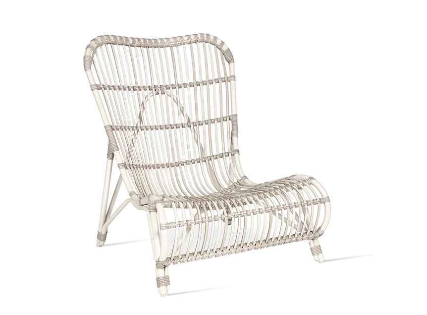 Lucy Lounge Chair schuin voor.jpg