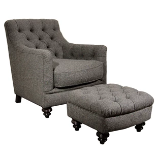Fauteuil Glencoe met poef grijs stof schuin voor.jpg