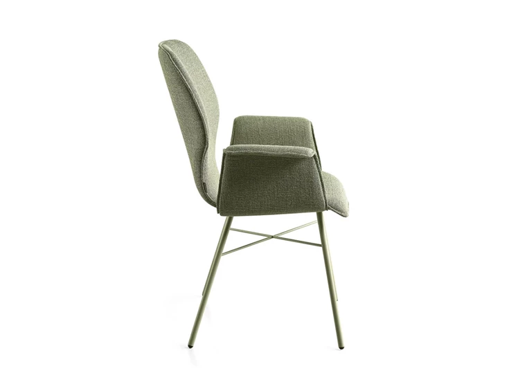 Stoel Nevio met rechte poten in stof zij.jpg