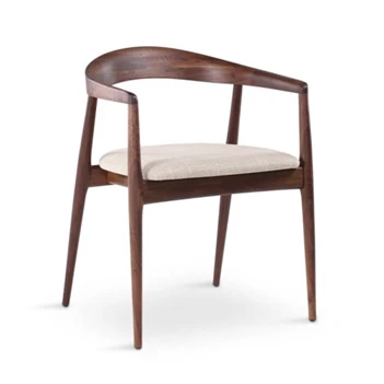 Armstoel Pura Walnoot schuin voor.jpg
