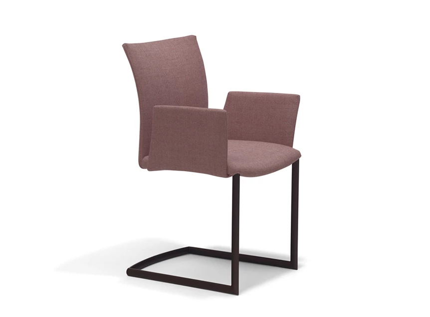 Armstoel Nobile Swing Draenert schuin voor.jpg