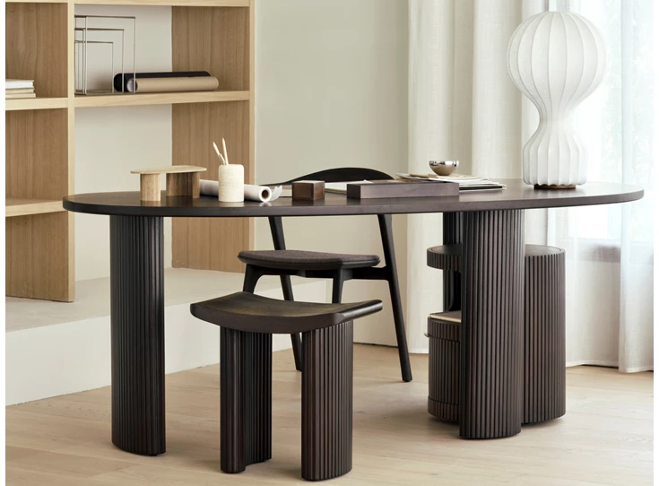 Sfeerfoto Bureau Mahogany Boomerang Dark Brown Desk 35014 Ethnicraft