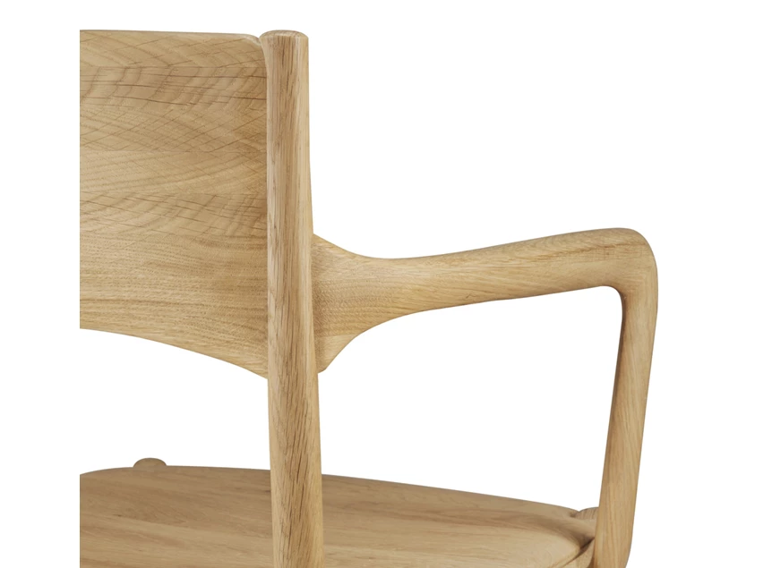 Detail Armstoel Oak Pi Dining Chair with armrest 51340 Ethnicraft