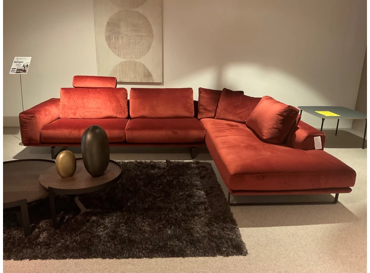 Front Salon Tempo Brick Red Natuzzi Italia
