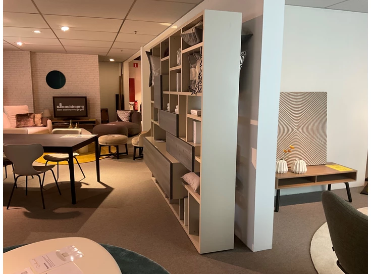 Zijkant Wandkast The Only One matte lak zand hout blauwgrijs Capod'Opera