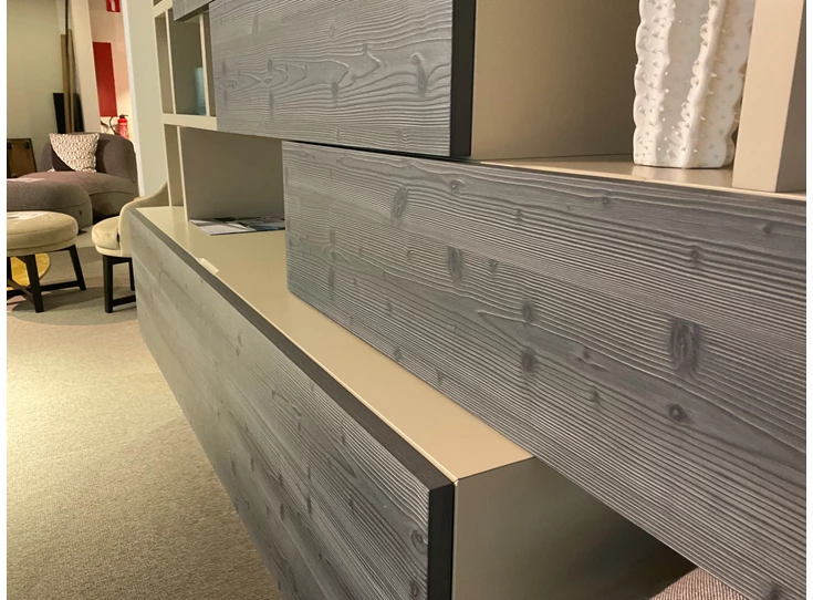 Detail Wandkast The Only One matte lak zand hout blauwgrijs Capod'Opera