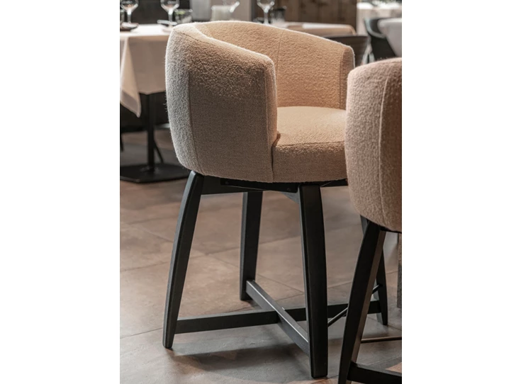 Lage barstoel Chena stof beige houten poot Passe Partout