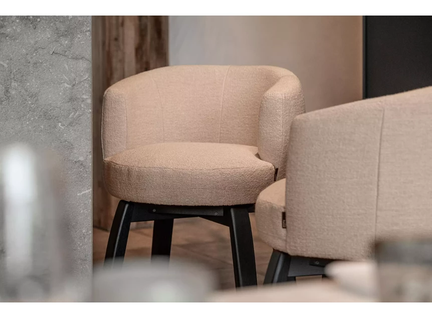 Zijde Lage barstoel Chena stof beige houten poot Passe Partout