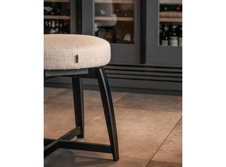 Zonder rugleuning poef Lage barstoel Chena stof beige houten poot Passe Partout