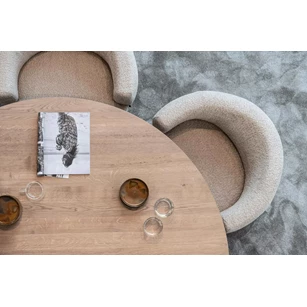 Eetkamerstoel Armstoel Chibba stof greige houten poot Passe Partout